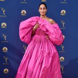 Ob Tracee Ellis Ross, Tochter von Sängerin Diana Ross, unter diesem Valentino-Kleid noch jemanden in den Saal geschmuggelt hat? Platz genug wäre auf jeden Fall. 