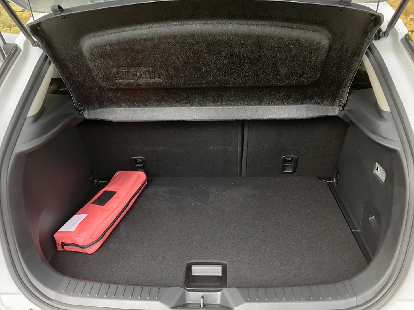 Der Laderaum im Mazda CX-3 2019 fasst ab 350 Liter