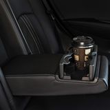 Rückbank im Mazda CX-3 2019: Armlehne mit Getränkehalter