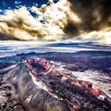 Nur vom Hubschrauber aus zu sehen: Im Hochland, südlich des Sees Öskjuvatn, scheint dieser Berg zerbrochen zu sein