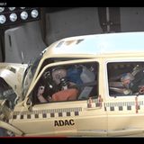 Todesurteil für den Fahrer: Der vordere Holm knickt weg. 