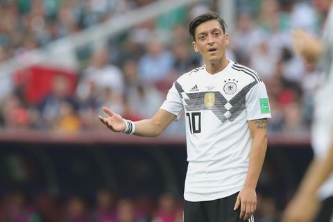 Mesut Özil bei einem seiner letzten Einsätze im Nationalteam: Weiter Diskussion um Rassismusvorwürfe