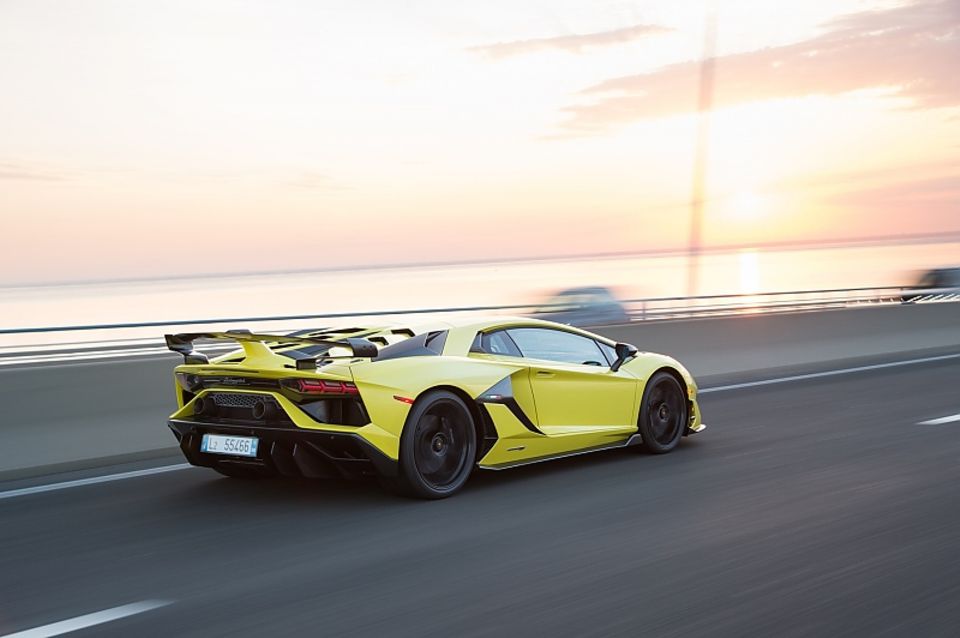 Lamborghini Aventador SVJ - 0 auf Tempo 100 in 2,8 Sekunden Lamborghini Aventador SVJ - 0 auf Tempo 100 in 2,8 Sekunden