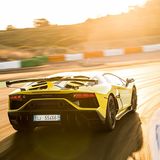 Lamborghini Aventador SVJ - unterwegs in der Abendsonne