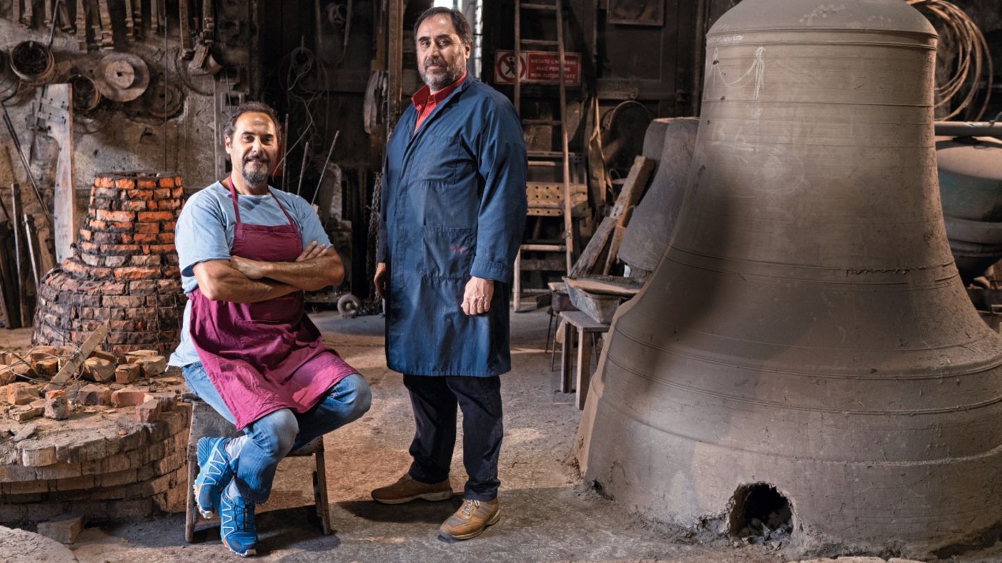 Die Brüder Pasquale (l.) und Armando Marinelli in ihrer Werkstatt
