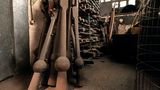 Die Maße der Glocke bestimmen Form und Gewicht des Schlägels, der in ihr aufgehängt wird. Vor allem in Kirchtürmen kommen beim Geläut meist mehrere Glocken zum Einsatz. Deren Töne sind nach musikalischen Akkorden aufeinander abgestimmt oder auch nach der Melodie eines Kirchenliedes.