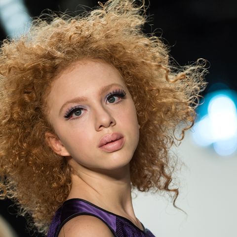 Anna Ermakova (18) schaut gezielt in die Kamera