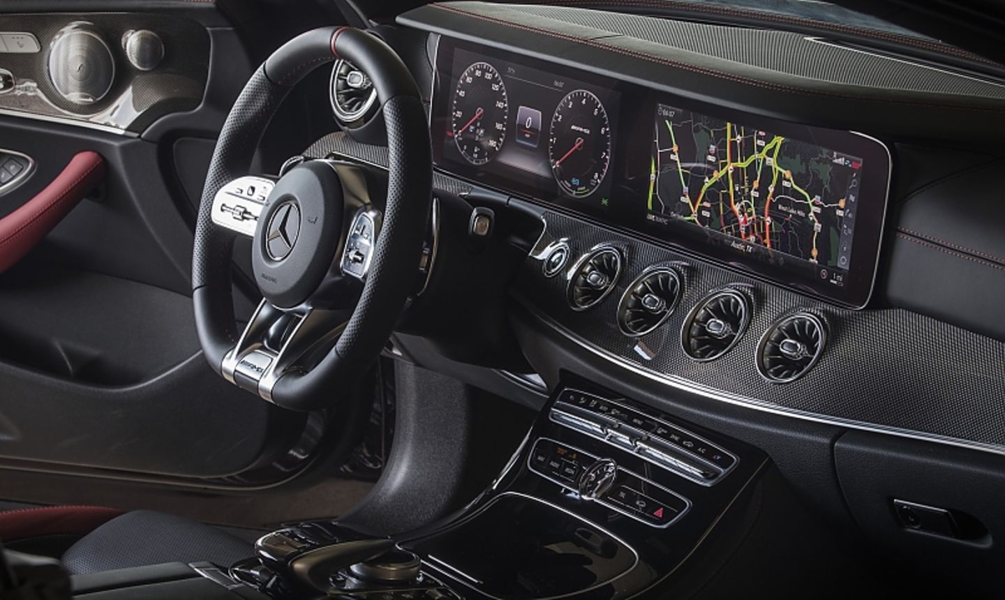 Das Cockpit des Mercedes AMG E53 4matic Cabrio