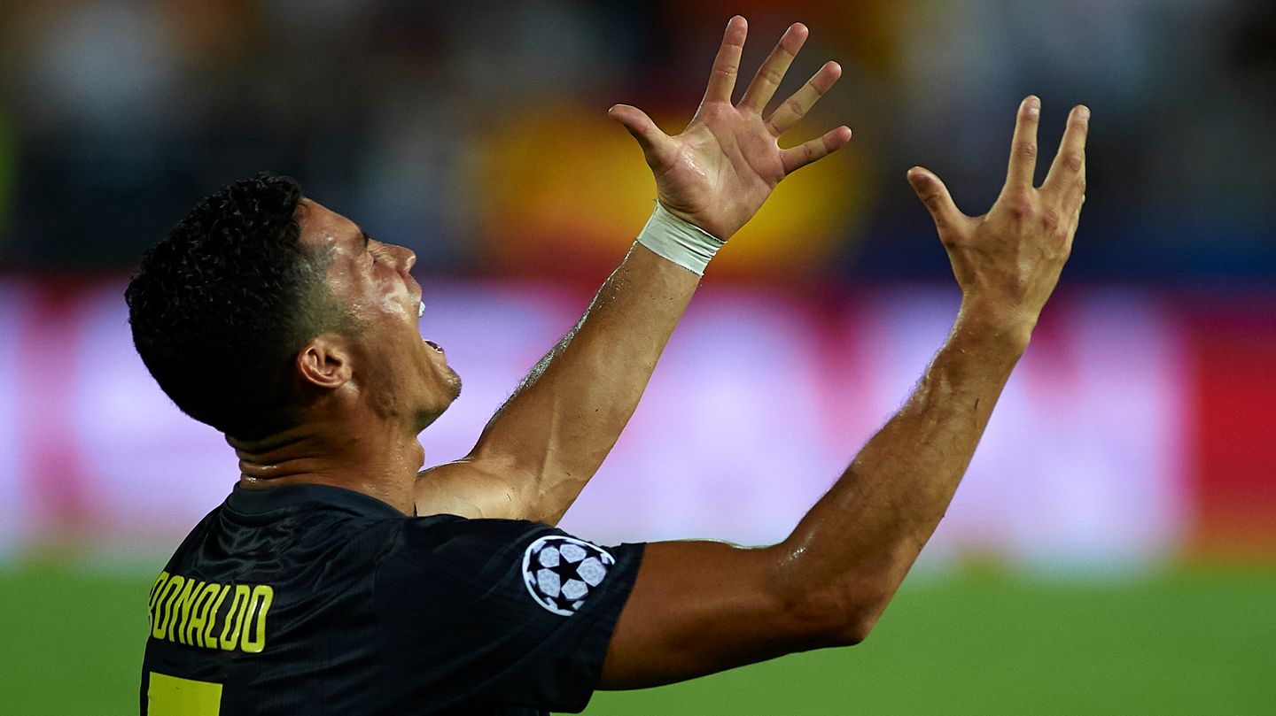 Im 154. Champions-League-Spiel seiner Karriere ist Cristiano Ronald erstmalig des Feldes verwiesen worden