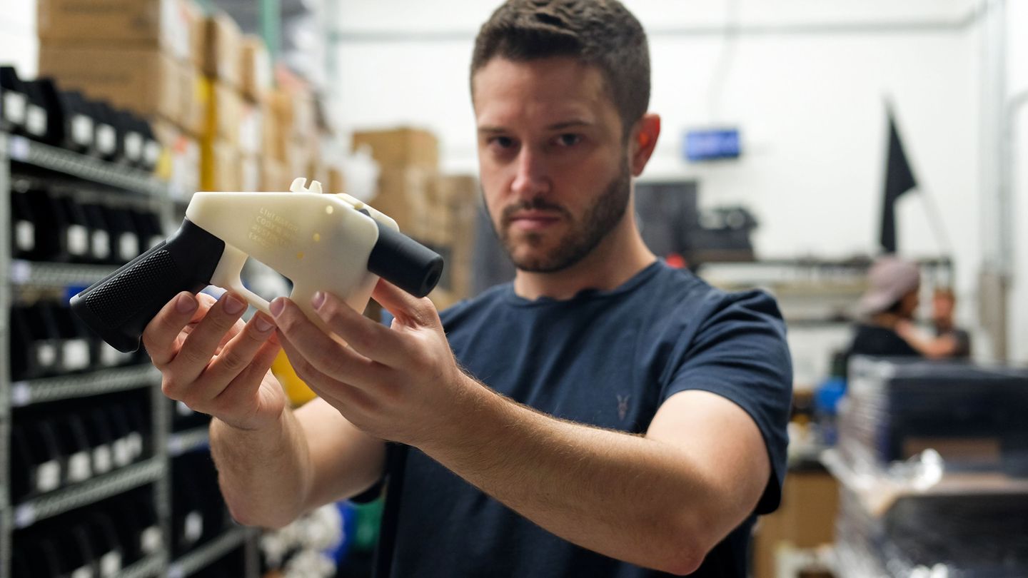 Cody Wilson streitet sich mit der Regierung, ob er Baupläne für Waffen ins Netz stellen darf