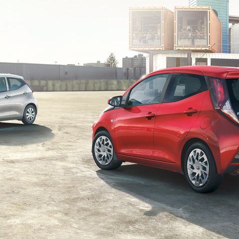 TOP  Chevrolet Spark  Citroën C1  Opel Agila  Peugeot 107  Seat Mii  Škoda Citigo  Toyota Aygo (Abbildung)  VW Fox  Flops  Fiat 500 (2014)  Fiat Panda (2011-13)  Smart fortwo (2015)