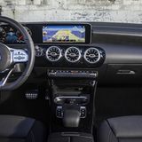 Mercedes A 220 4matic - aufgeräumtes Cockpit