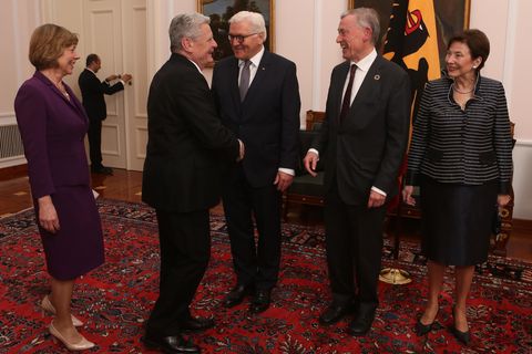 Die Altbundespräsidenten Joachim Gauck und Horst Köhler bei ihrem Nachfolger Frank-Walter Steinmeier