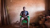 Osman Sa-eed, 18     "Ok, in Ghana herrscht Frieden, aber es gibt keine Arbeit und deshalb auch keine Zukunft. Jedenfalls für mich, weil ich keine Ausbildung habe. Wie soll ich ohne Job eine eigene Familie gründen? Ich schaffe es ja kaum meine Mutter und Geschwister zu unterstützen. Ich bin jetzt 18, da versuche ich mein Glück lieber in Europa, auch wenn der Weg gefährlich ist."