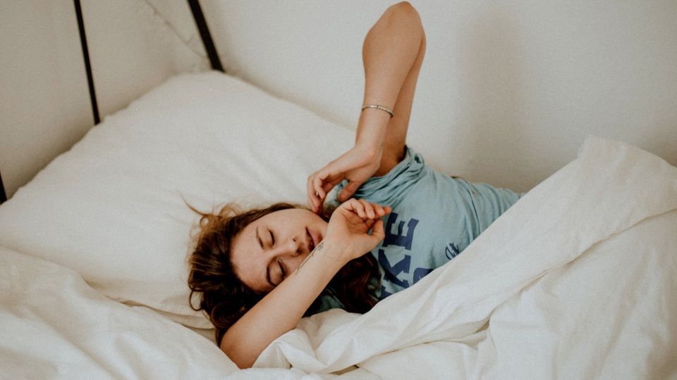 Aufstehen: Schlecht aus dem Bett gekommen? Drei Tipps für einen guten Start in den Tag