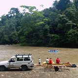 Bild 1 von 9 der Fotostrecke zum Klicken:  Fluss in der Provinz Limón von Costa Rica: Noch sieht alles harmlos aus und der Pacuare River fließt ruhig dahin 