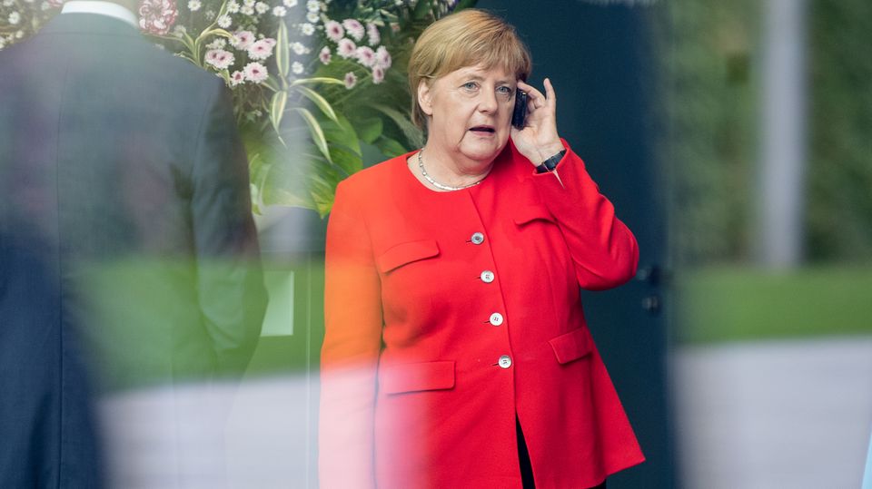Ex-Verfassungsschutzchef: Maaßen rechnet in Gastbeitrag mit Merkel ab – ohne ihren Namen zu nennen Ex-Verfassungsschutzchef: Maaßen rechnet in Gastbeitrag mit Merkel ab – ohne ihren Namen zu nennen