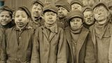 Die Jungen brechen die Kohle in einer Mine in Pittston, Pennsylvania.