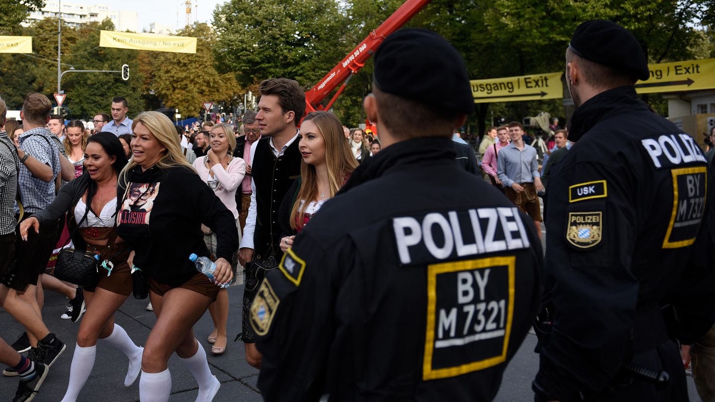 Oktoberfest 2018: Mit der Eröffnung eilten die Massen auf die Wiese
