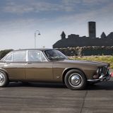Sir William Lyons Jaguar XJ6 fährt auch heute noch beeindruckend