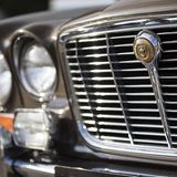 Der Kühlergrill fügt sich nahtlos in das Design ein