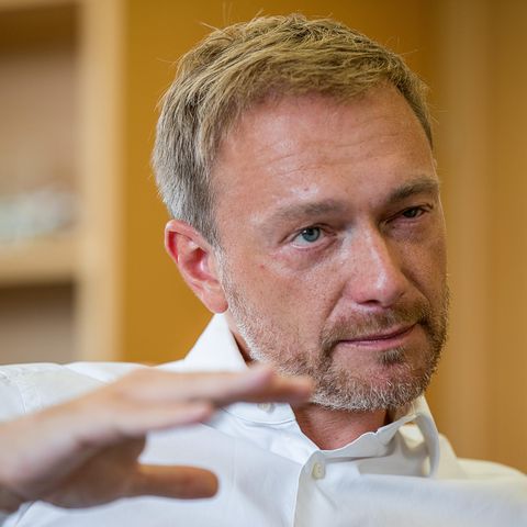 FDP-Chef: Lindner lästert über die Maaßen-Lösung und Merkel: "Sie ist politisch erschöpft"