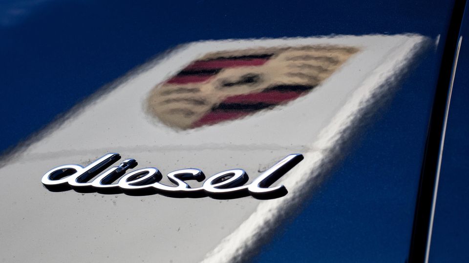 Ein Porsche mit dem Schriftzug Diesel