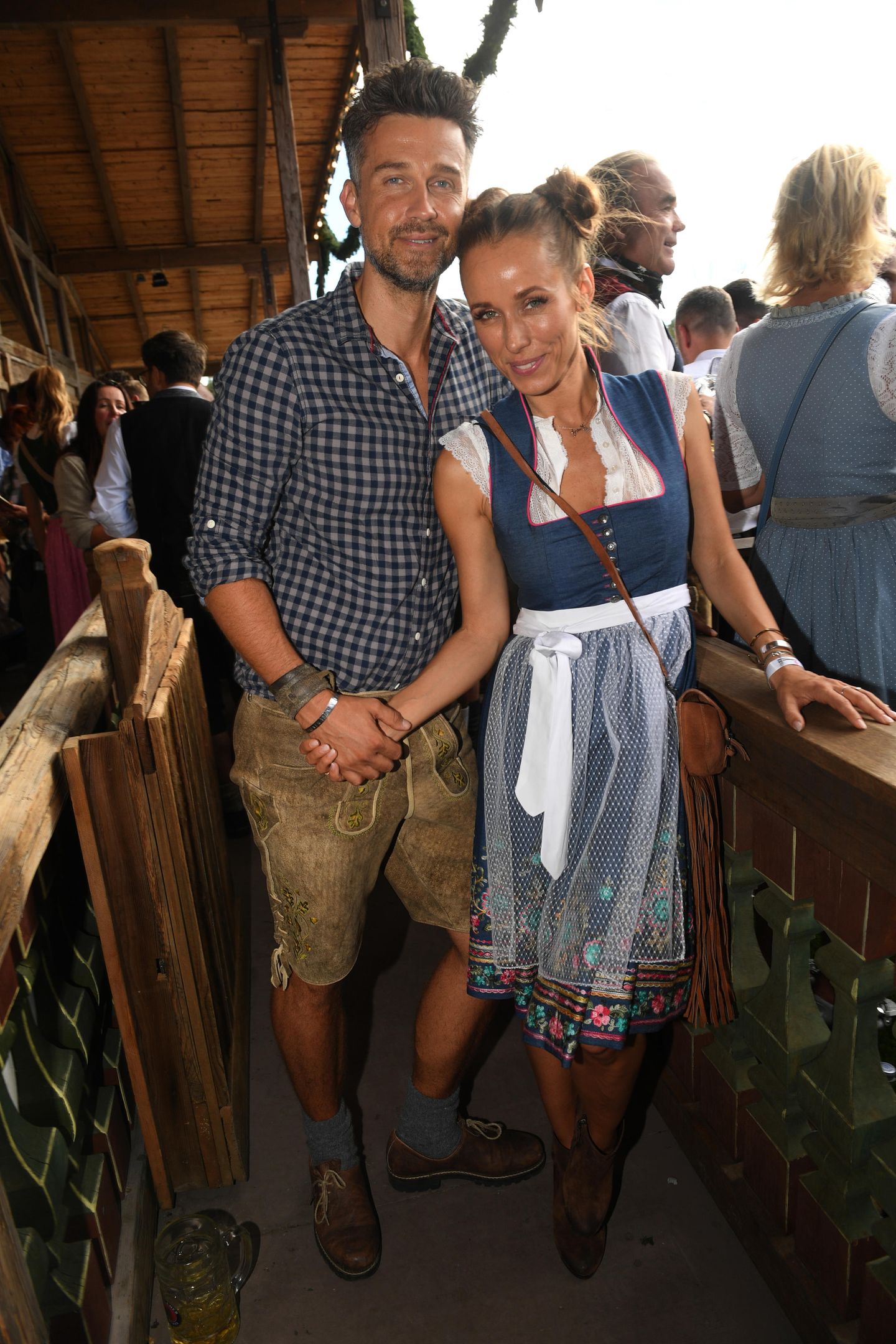 Das Promi-Paar Wayne und Annemarie Carpendale ließ sich den Wiesn-Auftakt ebenfalls nicht entgehen