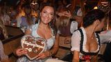 Simone, die Ex-Frau von Michael Ballack, feierte zeitgleich im Käferzelt