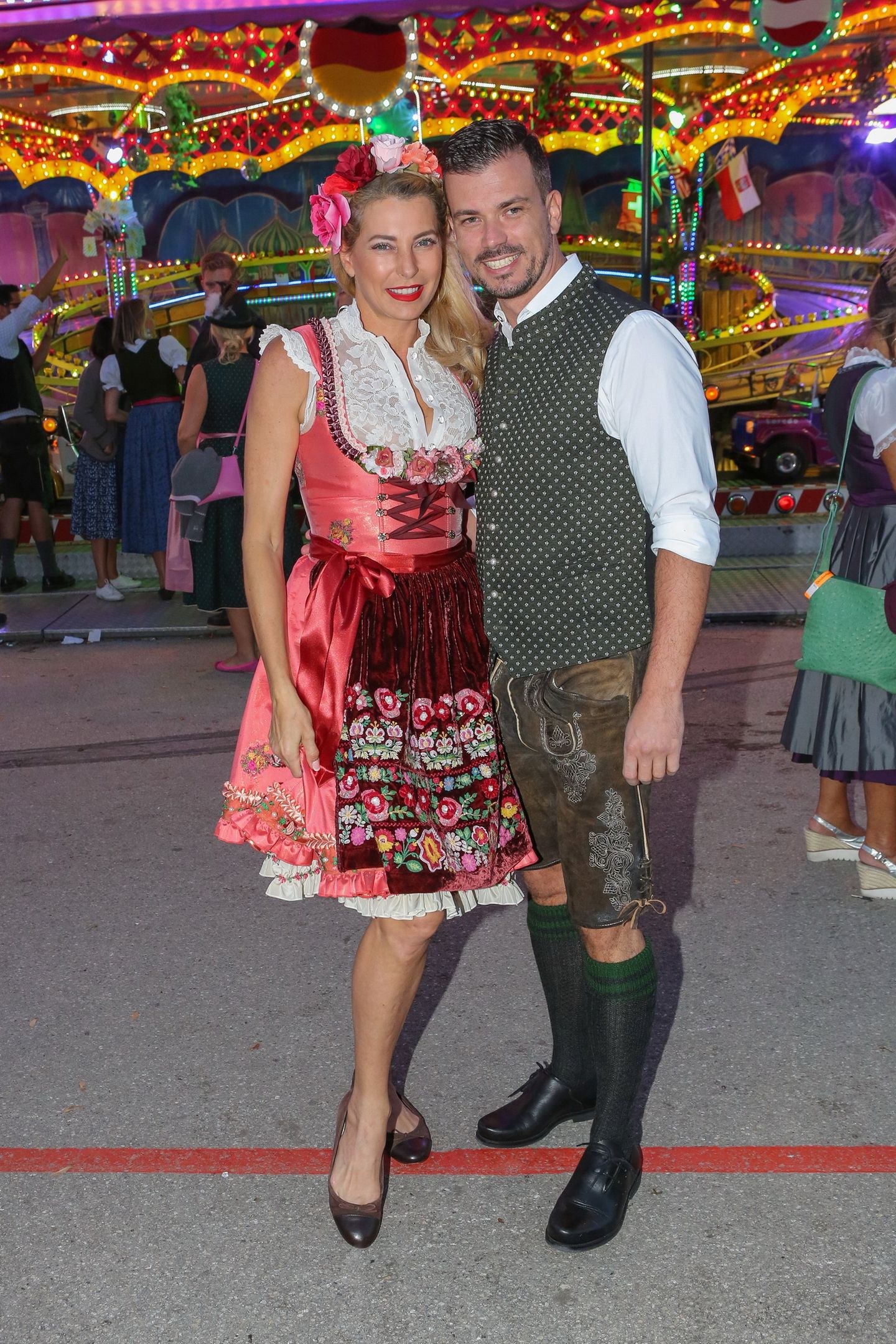 Giulia Siegel feierte an der Seite ihres Freundes Ludwig Heer