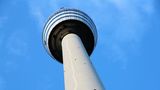 Der Klassiker in der Hauptstadt Baden-Württembergs: Auf dem Gipfel des Hohen Bopsers steht der in den 1950er Jahren gebaute Stuttgarter Fernsehturm. Eintrittspreis: 7 Euro.  Infos: www.fernsehturm-stuttgart.de