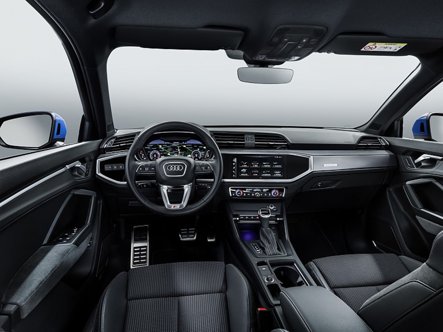 Das aufgeräumte Cockpit des Audi Q3 45 TFSI Quattro 2018
