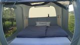 Die Sleepcubes sind ausgestattet mit einer Matratze für zwei, Kissen und Wolldecken. Eine Übernachtung kostet je nach Ort zwischen 90 und 250 Euro