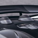 Der Auspuff tritt nach oben aus und ist kürzer