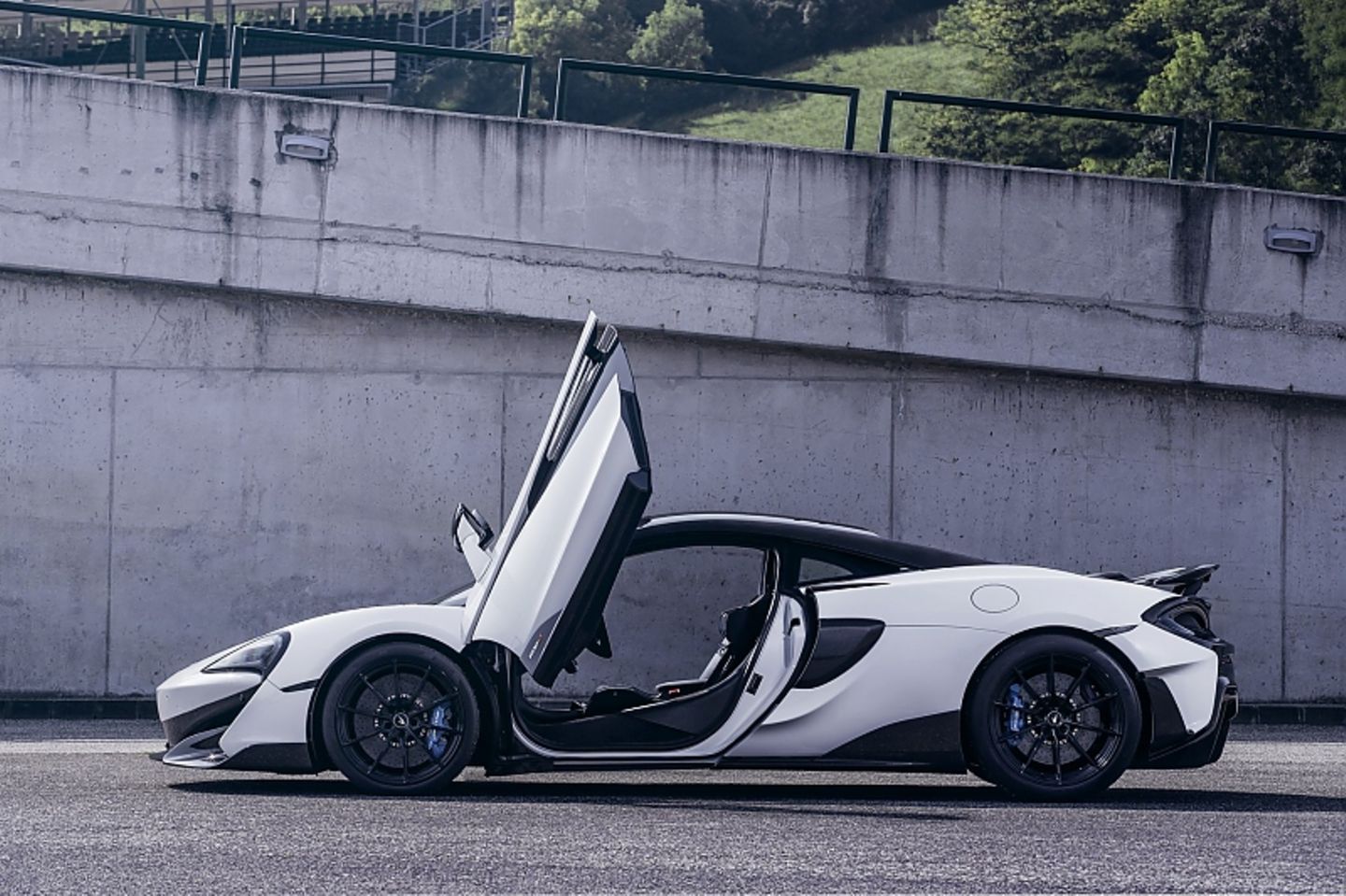 Auch der McLaren 600LT hat natürlich Flügeltüren