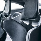 Die Sportsitze sind breit genug