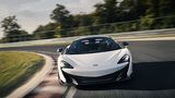 Aus einer Geschwindigkeit von 200 km/h steht der McLaren 600LT nach 117 Metern - das ist nur ein Meter länger als der Hypersport