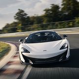 Aus einer Geschwindigkeit von 200 km/h steht der McLaren 600LT nach 117 Metern - das ist nur ein Meter länger als der Hypersport