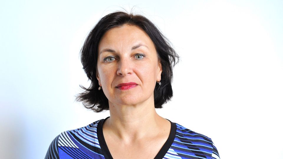 Petra Stuiber sieht die Pressefreiheit in Österreich unter Druck, aber nicht in Gefahr