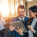 Service kostet: Kaffee-Lounge im Autohaus. Hol- und Bringservice inklusive Ersatzwagen. Gepflegte und perfekt gekleidete Berater. So etwas ist nett, aber am Ende wollen diese Leistungen auch bezahlt werden. Denken Sie daran:  "There ain't no such thing as a free lunch".