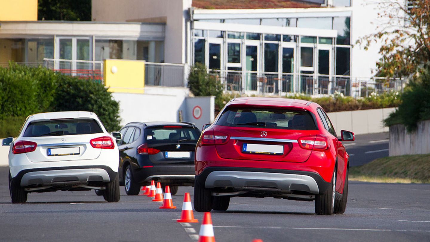 Ein Klassiker ist der Hütchenparcour.