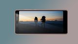 Nokia 5.1  Das Nokia 5.1 schafft es, ein schickes Design mit einem für den Preis starken 5,5-Zoll-Display zu verbinden. Und: Als Teil des Android-One-Programmes bekommt es extrem schnell Updates. Eine Schwäche ist die Kamera: Sie löst ein wenig zu langsam aus. Der Preis: ab etwa 195 Euro.