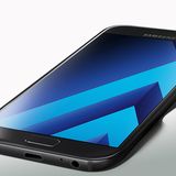 Samsung Galaxy A3 (2017)  Wer Samsungs Design oder Benutzeroberfläche schätzt, aber nicht Hunderte Euro bezahlen möchte, sollte sich das A3 anschauen. Die Verarbeitung ist für den Preis knapp unter 200 Euro hervorragend, auch die Leistung geht in Ordnung. Die Kamera reicht für Schnappschüsse. Als Bonus gibt es ein wasserdichtes Gehäuse.