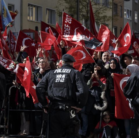 Eine Kundgebung anlässlich des Erdogans-Besuch in Köln