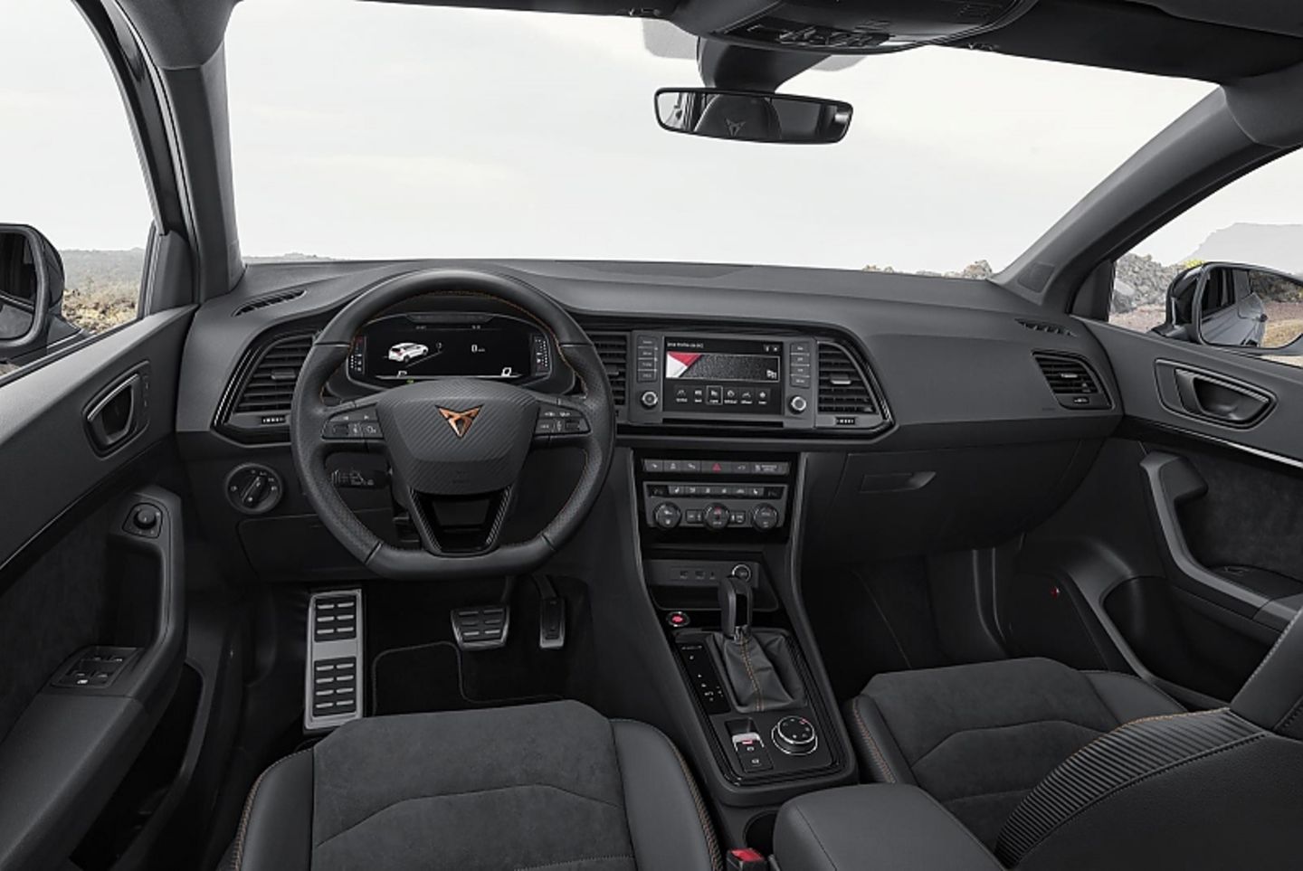 Das Cockpit des Cupra Ateca entspricht weitgehend seinem Seat-Bruder