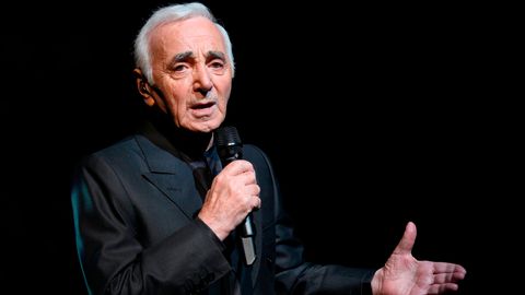 Charles Aznavour: Mit einem Auftritt im Pariser L'Olympia im Jahr 1956 gelang ihm der Durchbruch