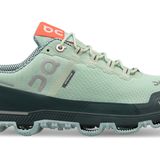 Pfützenfest   Der Schuh "Cloudventure" eignet sich für Touren im Nassen, sowohl für Jogger wie auch schnelle Wanderer. On, ca. 180 Euro