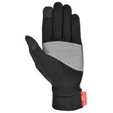 Hält dicht   Gegen eisige Finger beim Radfahren oder Wandern: Mit dem Handschuh "Hike & Ride" lässt sich auch das Smartphone bedienen. Reusch, ca. 50 Euro