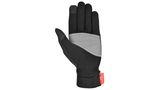Hält dicht   Gegen eisige Finger beim Radfahren oder Wandern: Mit dem Handschuh "Hike & Ride" lässt sich auch das Smartphone bedienen. Reusch, ca. 50 Euro