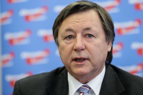 Jörn Kruse bei einer Pressekonferenz der AfD zu den Ergebnissen bei der Bürgerschaftswahl in Hamburg